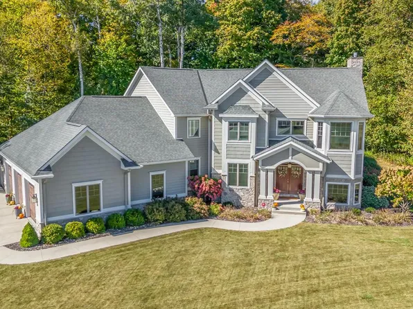 326 Mosie COURT, Manitowoc, WI 54220