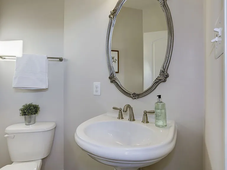 122 Parkview Ave — Photo 19