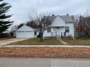 7389 McKinley St, Center Line, MI 48015