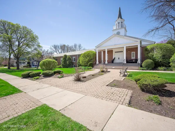 620 N Oak St, Hinsdale, IL 60521