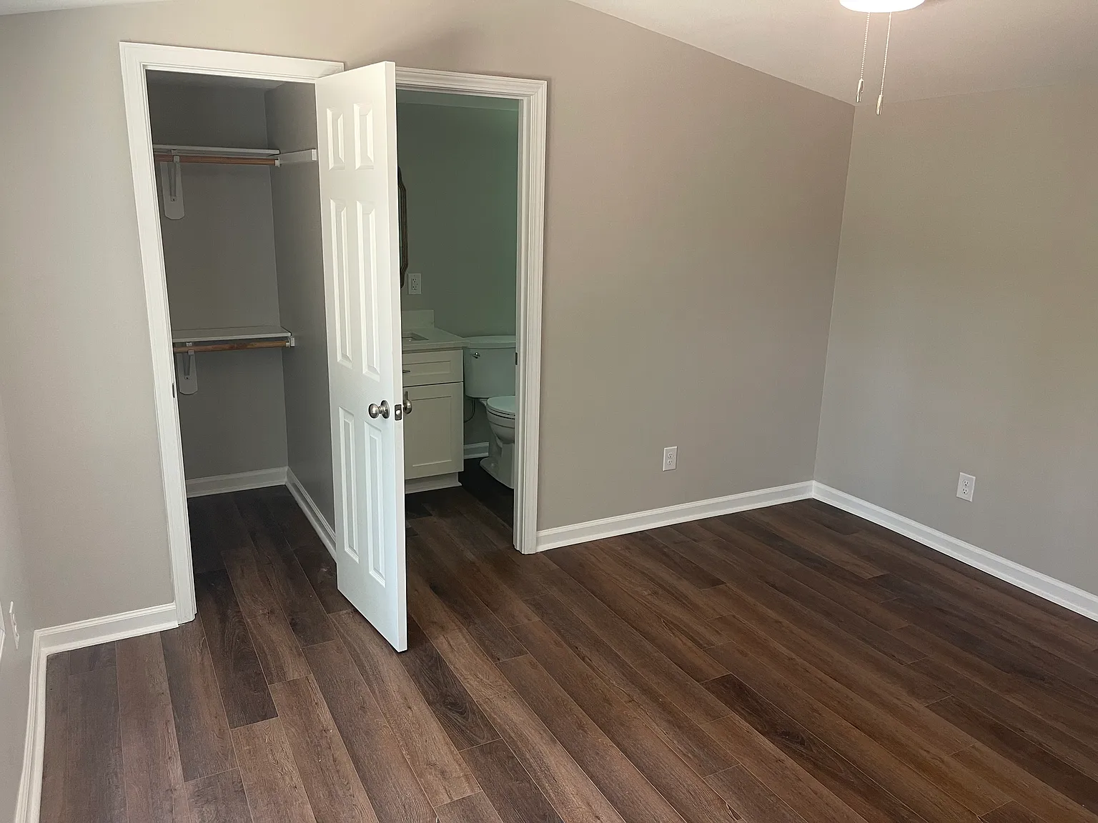 2 bed, 940 sqft, $1,500 — Photo 4