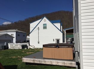 315 E 8th St, Belle, WV 25015