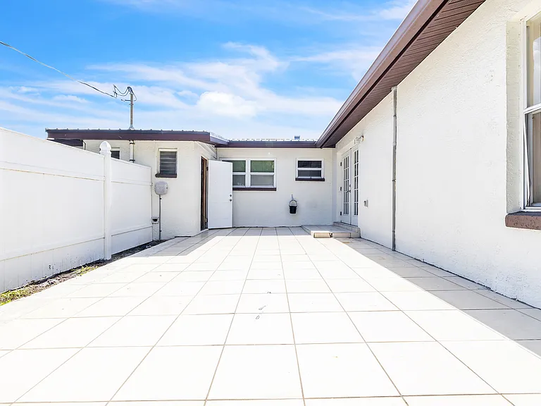 311 N Arcadia Ave #311 — Photo 6
