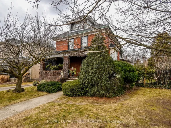 6107 Barker St, Niagara Falls, ON L2G 1Y5