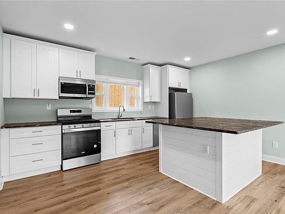 4th image of 4513 Academy St