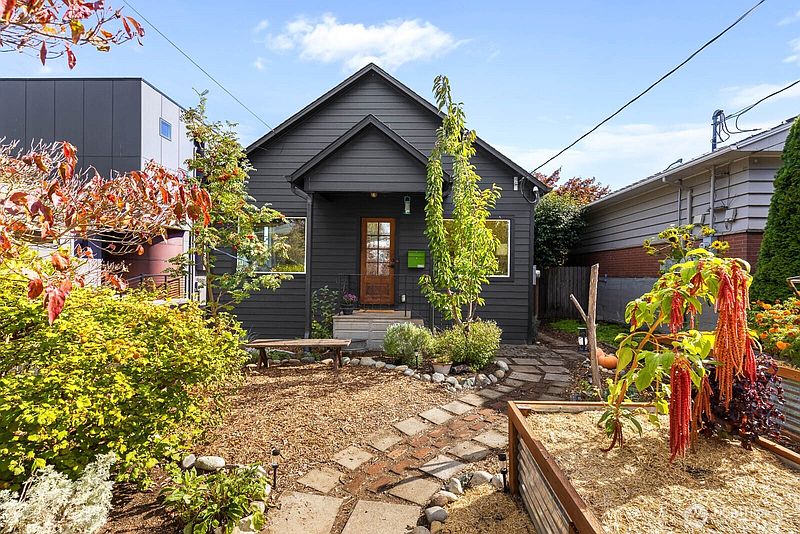 3rd image of 4430 29th Avenue W