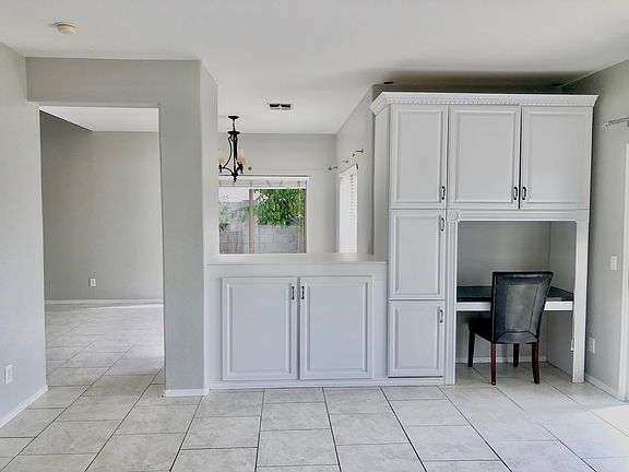 3rd image of 3919 W Desert Hollow Dr