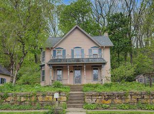 748 Dewey Ave, Galena, IL 61036