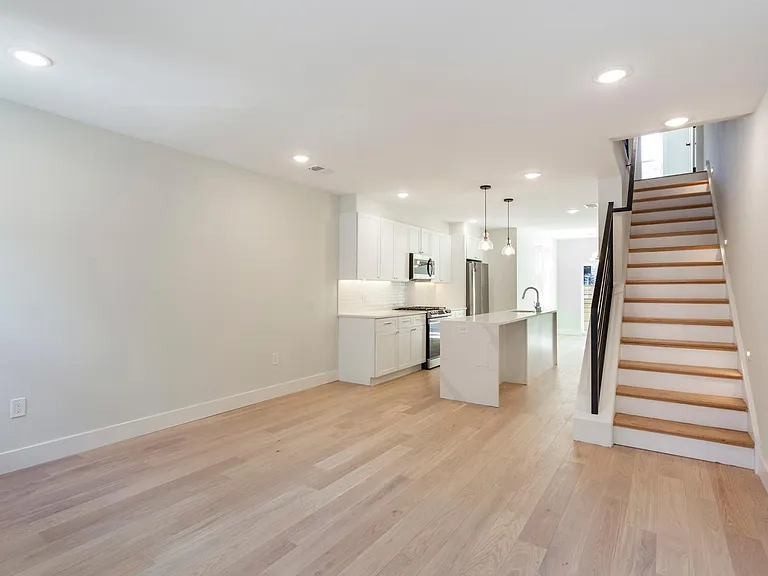 1448 E Wilt St — Photo 11