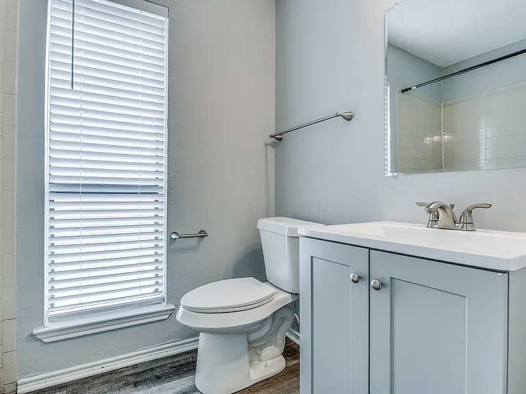 209 W Schreiber St — Photo 18