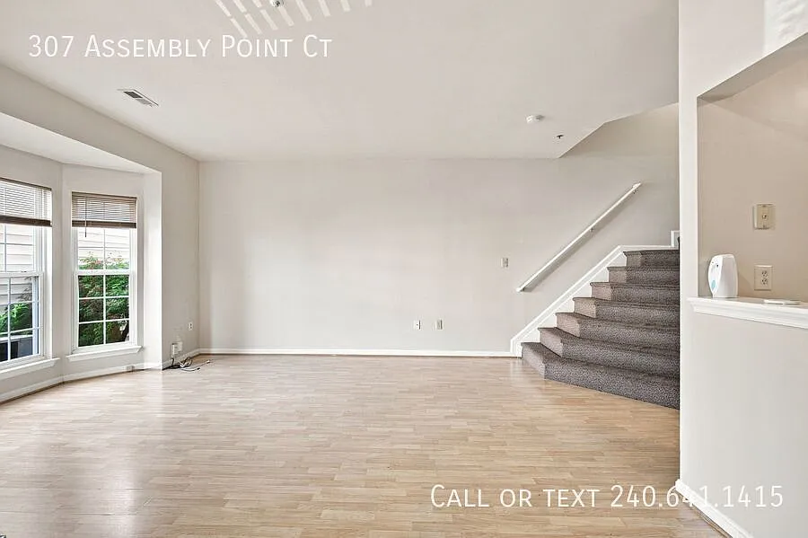 Lovely 3 BR/2.5 BA Townhome in Odenton! — Photo 2