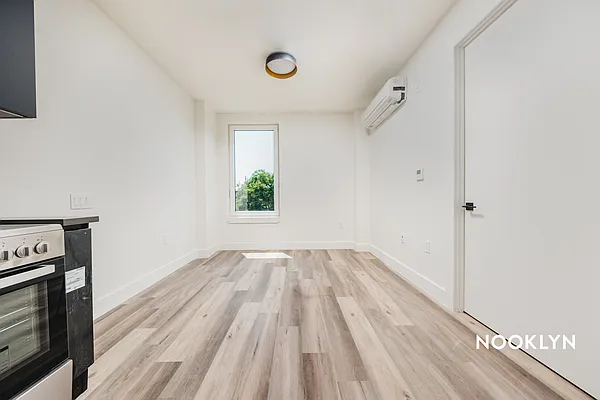 Rented by Nooklyn NYC LLC | media 106