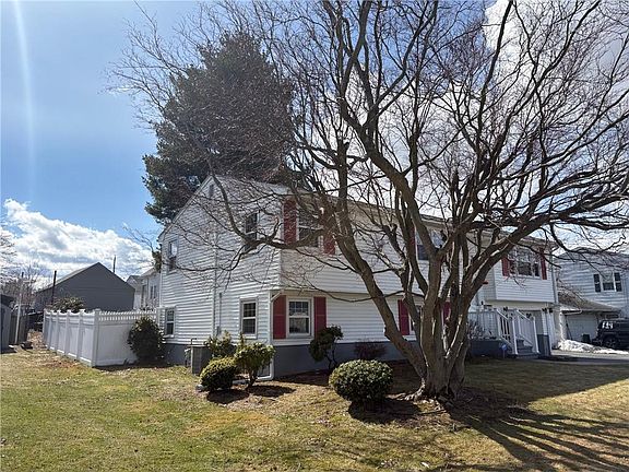 3rd image of 129 Vallette St
