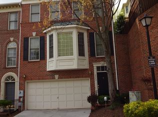 2540 Gadsby Pl, Alexandria, VA 22311