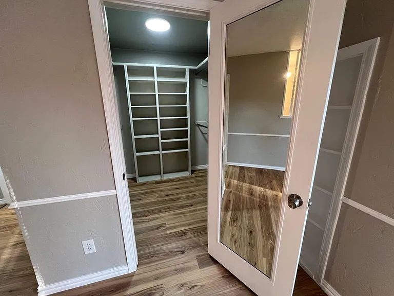 2906 S Monroe St — Photo 19