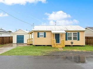 240 Clayton Dr, Norco, LA 70079