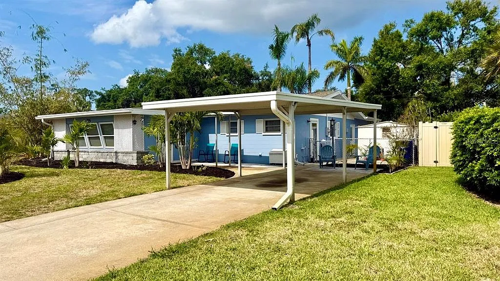 3 bed, 2.0 bath, 2053 sqft, $2,850 — Photo 1
