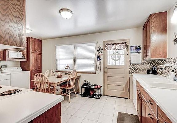 5th image of 1136 S Shoshone St