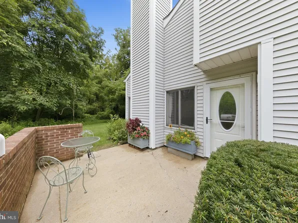605 Madeline Ct, Newark, DE 19711