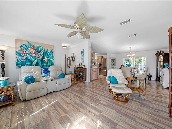 5th image of 1393 Gardenia Dr