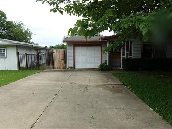 2nd image of 118 Rollingwood Dr