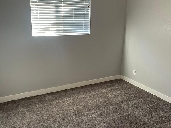 4th image of 4021 W Frier Dr