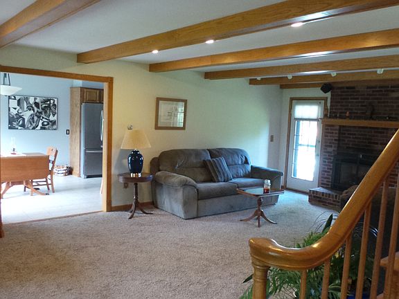 5th image of 19 Underhill Dr