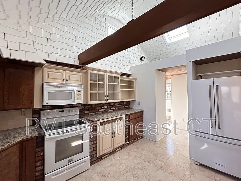 51 Lake Ave — Photo 11