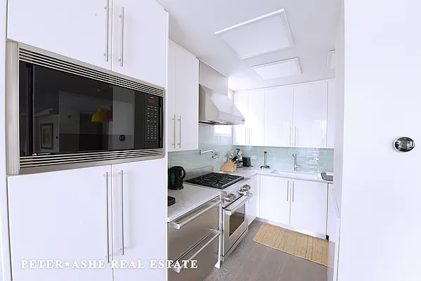 Rented by Peter Ashe | media 34