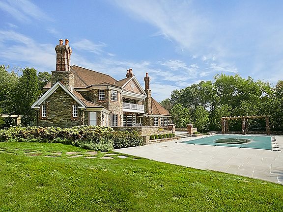 340_woodlands_road_MLS_HID820905_ROOMbackyard1