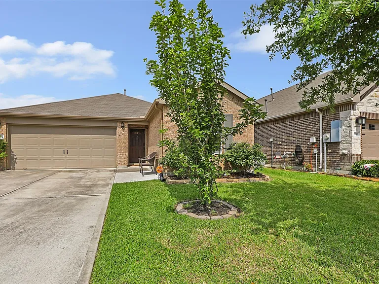 20805 Langworth Pl — Photo 4