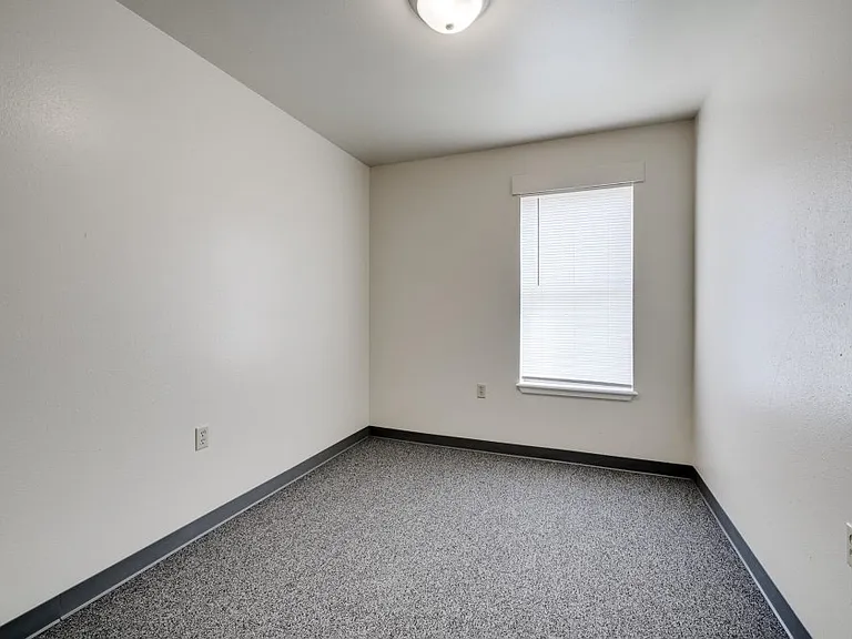 Mariner II Apartments — Photo 36