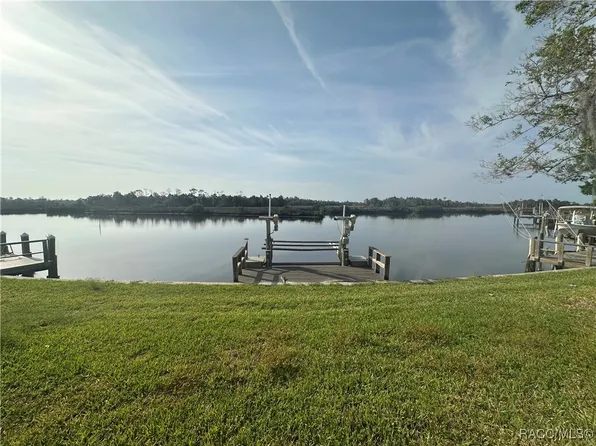 11434 W Bayshore Dr, Crystal River, FL 34429