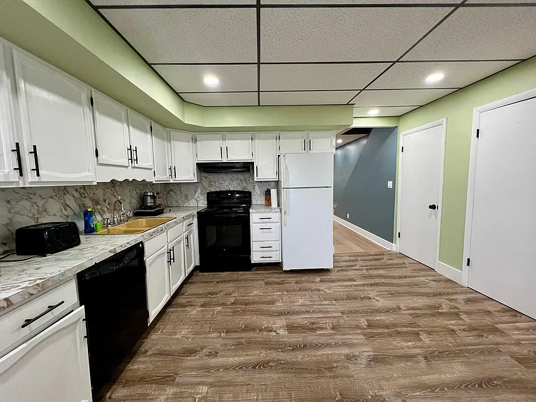12 S Irving Ave — Photo 2