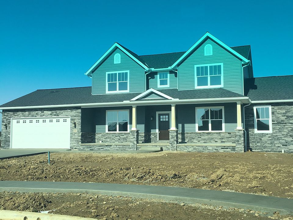 1st image of 45 Fieldcrest Dr
