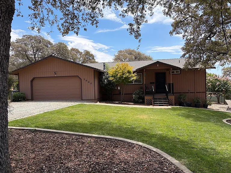 5660 Bell Rd — Photo 3