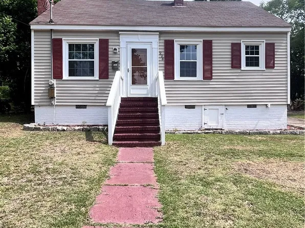 226 S Windsor Dr, Fayetteville, NC 28301