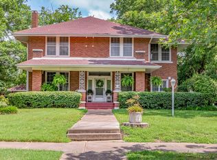 420 W 5th St, Bonham, TX 75418