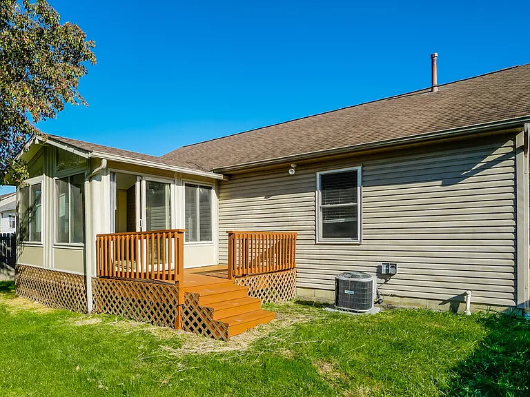 1551 Covina Dr — Photo 16