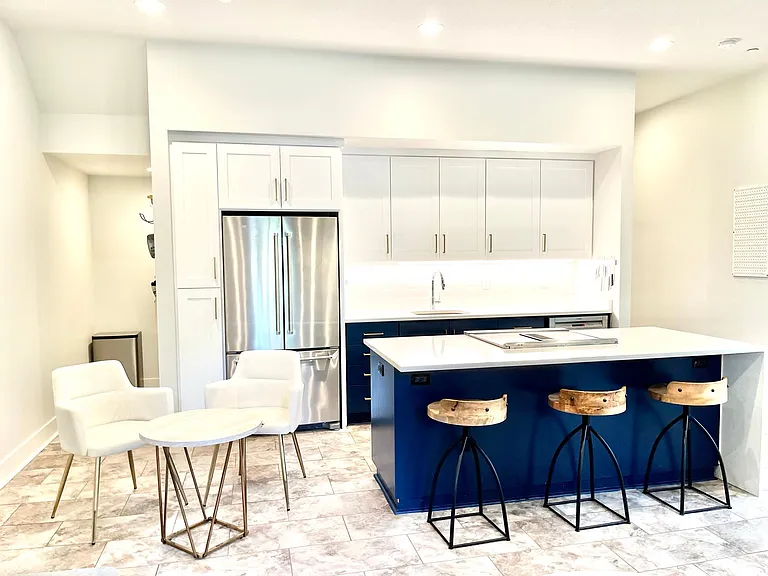 lower level kitchen