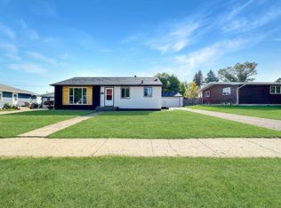 1837 4th St SW, Minot, ND 58701