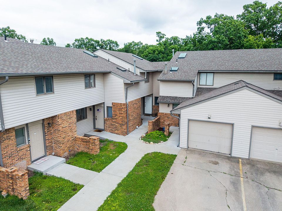 1st image of 427 Foxfire Dr