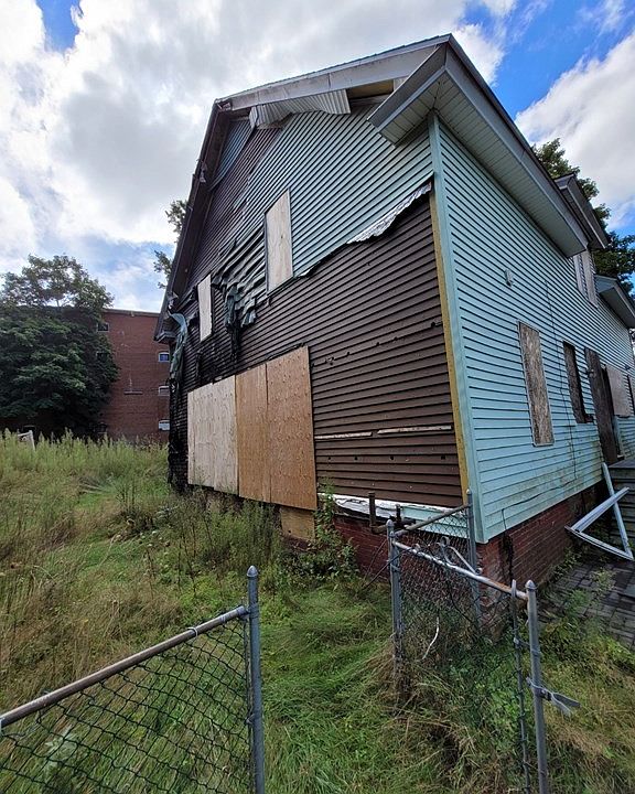 31823184 High St, Bondsville, MA 01009 Zillow