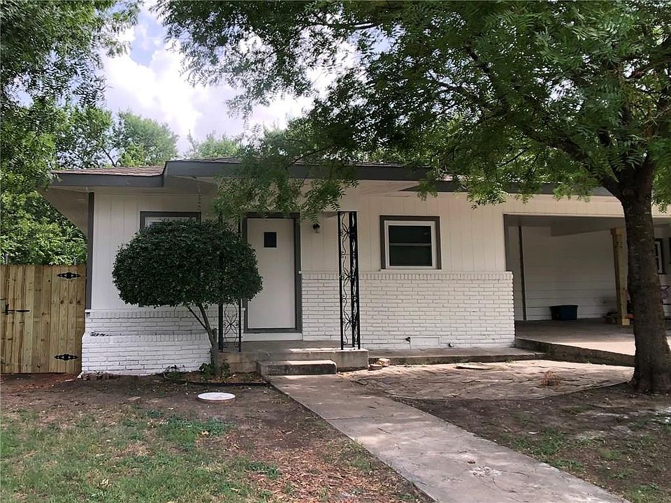 5137 Locke Ave, Fort Worth, TX 76107 | Zillow