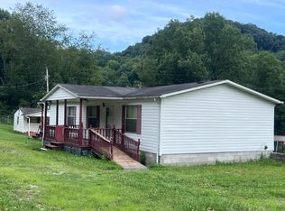 122 Blue Hollow Rd, Frakes, KY 40940
