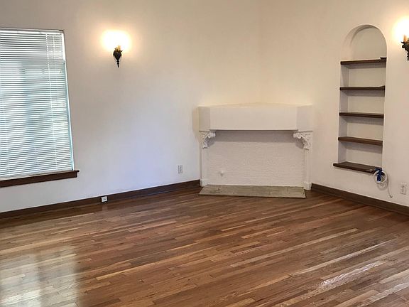2nd image of 833 S Mansfield Ave #103