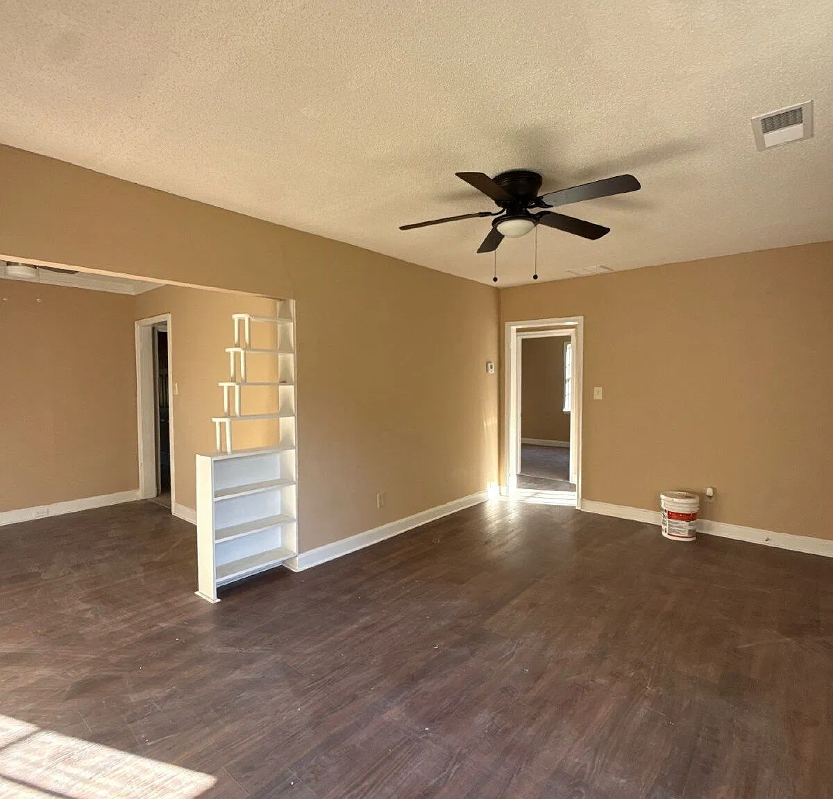 4 bed, 2.0 bath, 1550 sqft, $1,550 — Photo 2