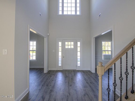 3rd image of 614 Blue Falcon Court