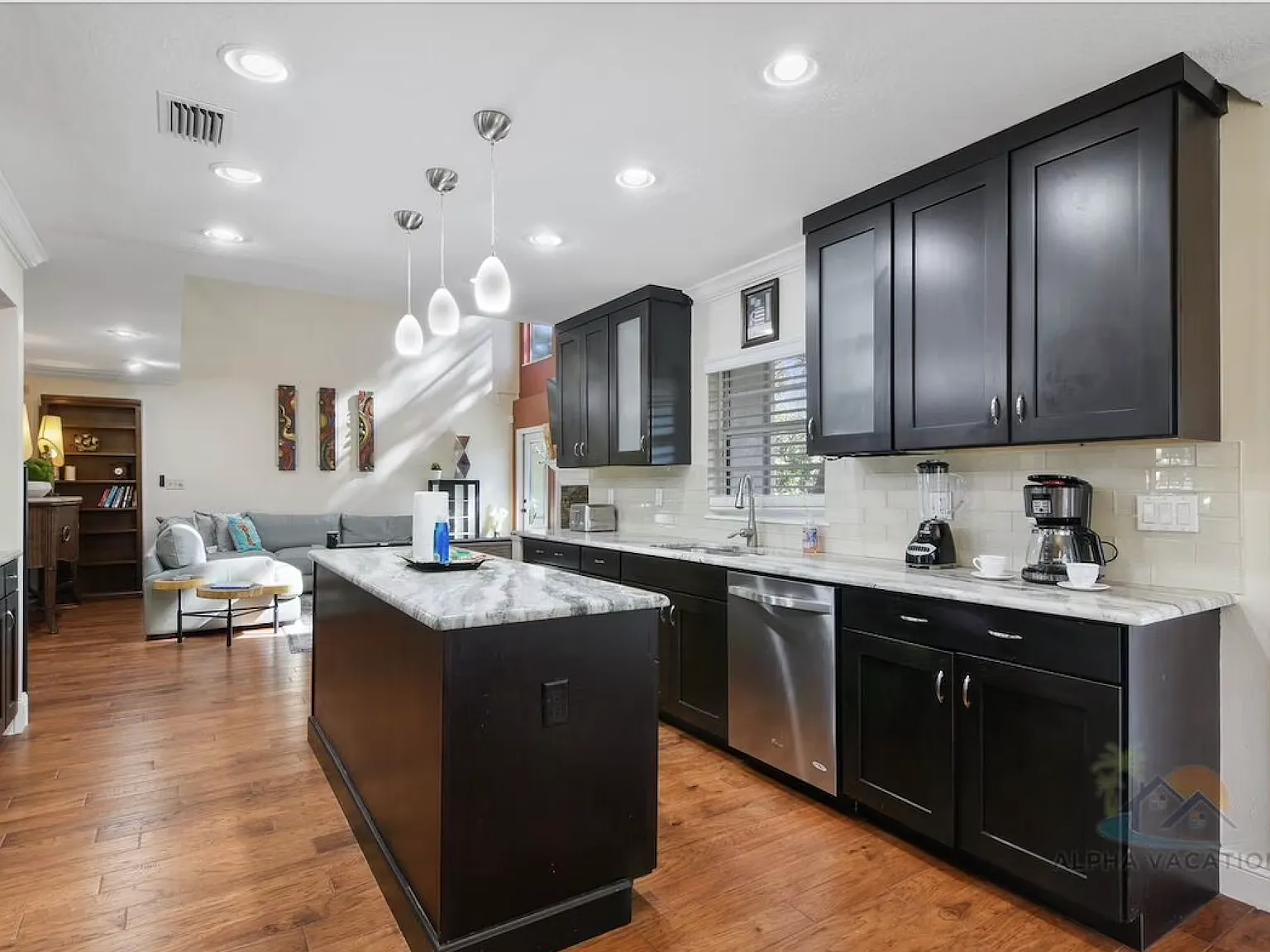5 bed, 3095 sqft, $5,800 — Photo 4