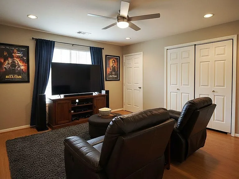 12026 Kleinmeadow Dr — Photo 11